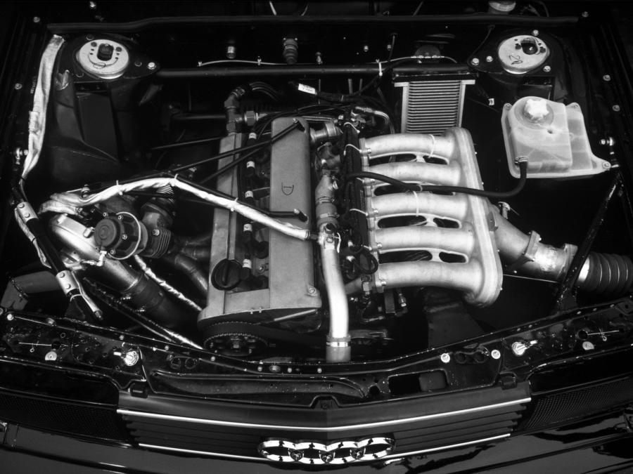 Моторный отсек Audi 5000CS Quattro Turbo (44, 44Q) 1986 года  (фото 3 из 3)